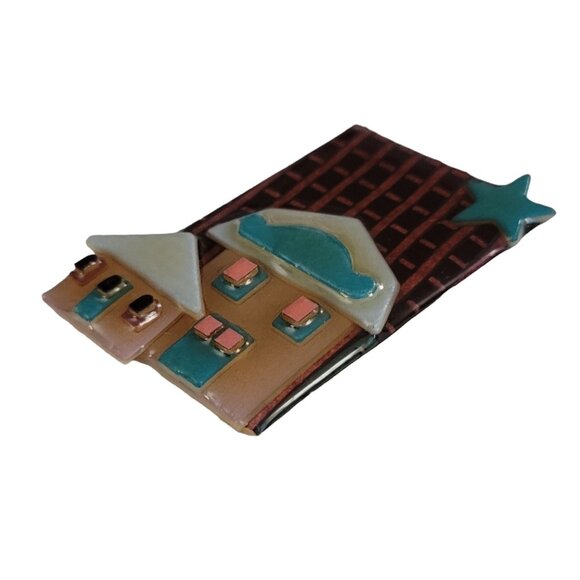 Lucinda Tan House Pin K512 - Picture 2 of 6